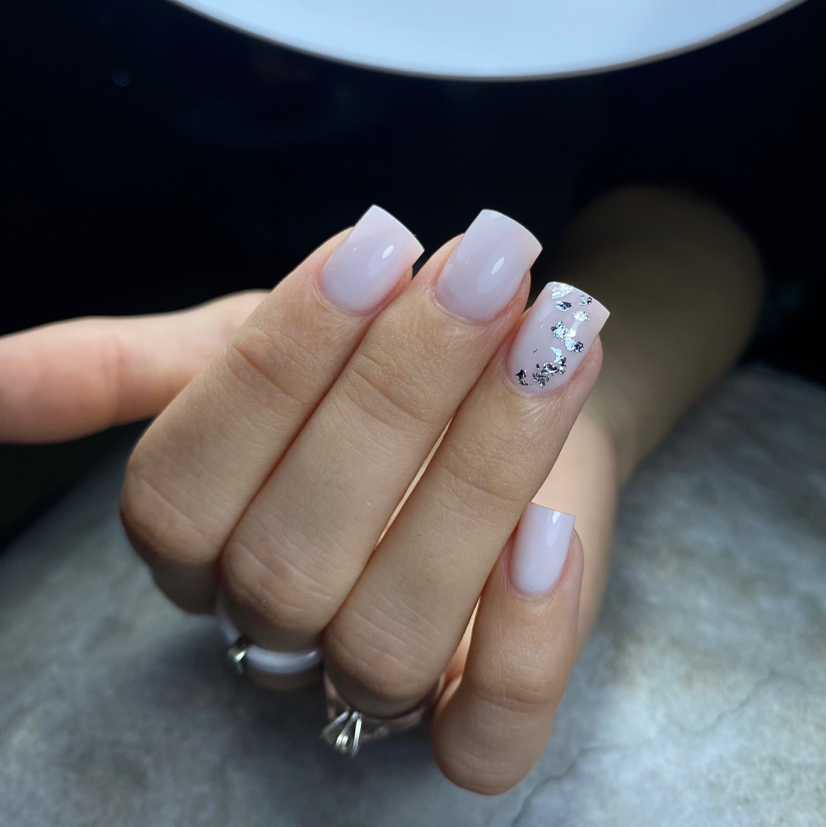 Наращивание ногтей