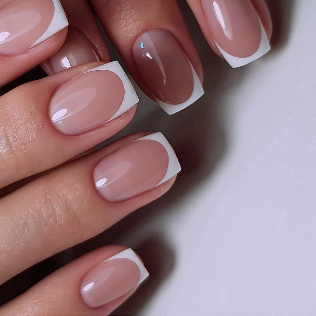 Маникюр с покрытием гель-лак френч