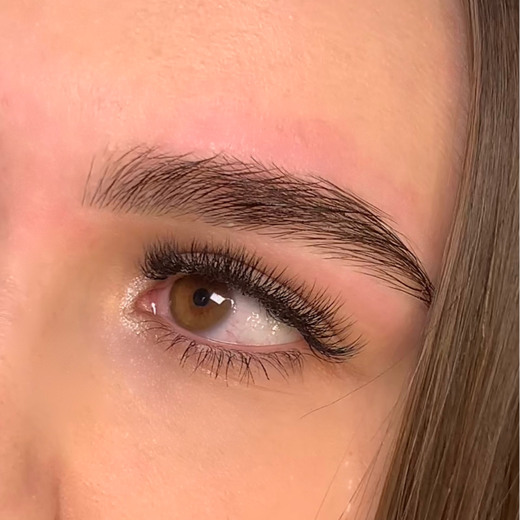 Коррекция бровей