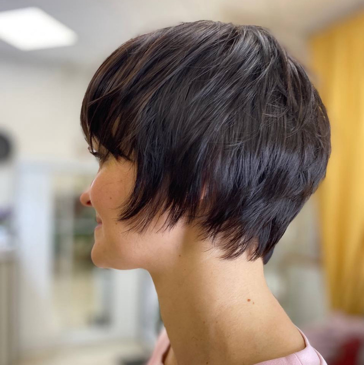 Стрижка + уход для кожи «Insight» Пилинг на основе кислот для здоровья кожи головы и волос