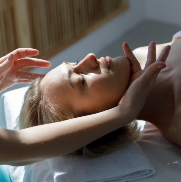 Массаж лица лимфодренажный