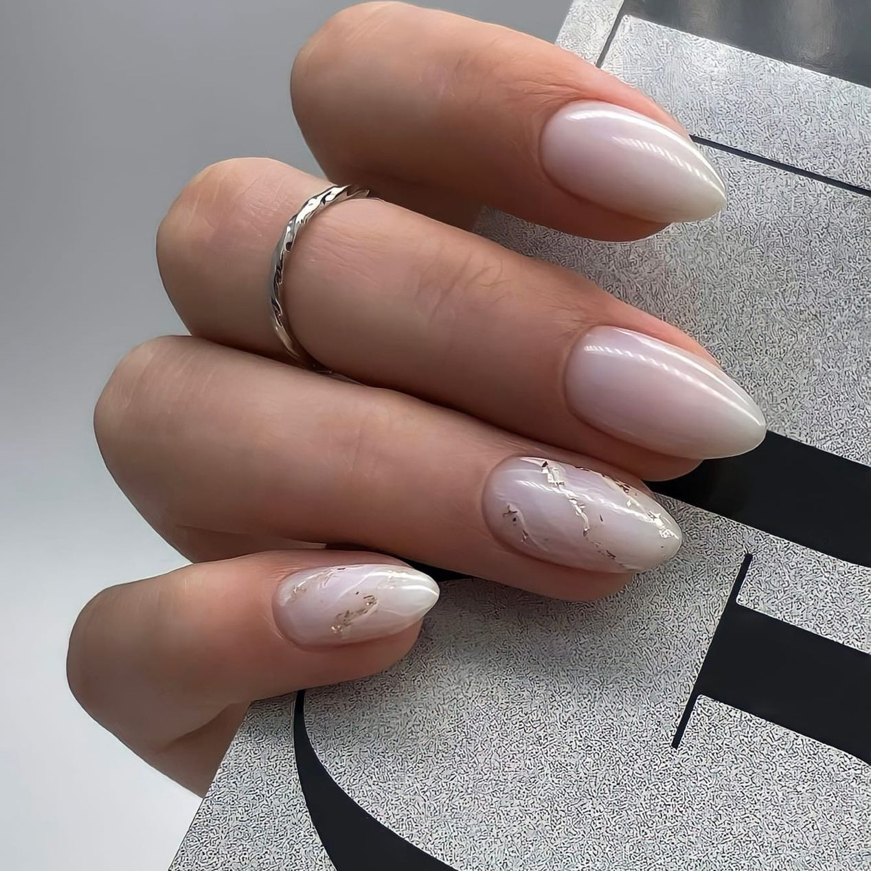 Слайдер, стемпинг, мрамор, поталь (1 ноготь)