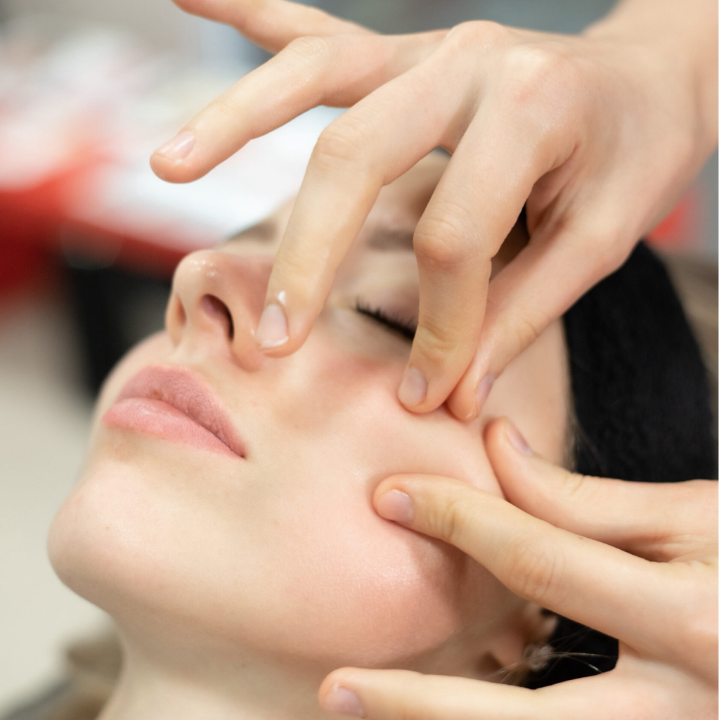 Массаж лица метаболический