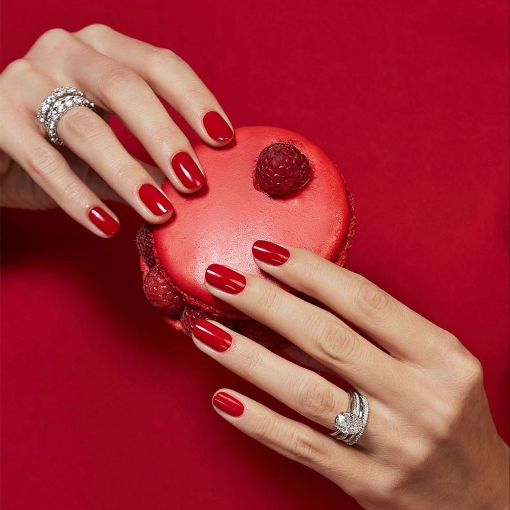 МАНИКЮР + ПОКРЫТИЕ  (снятие старого покрытия + маникюр + укрепление гелем + покрытие в один тон)