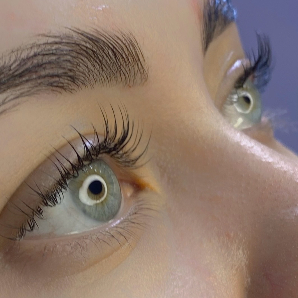 Ламинирование ресниц и бровей