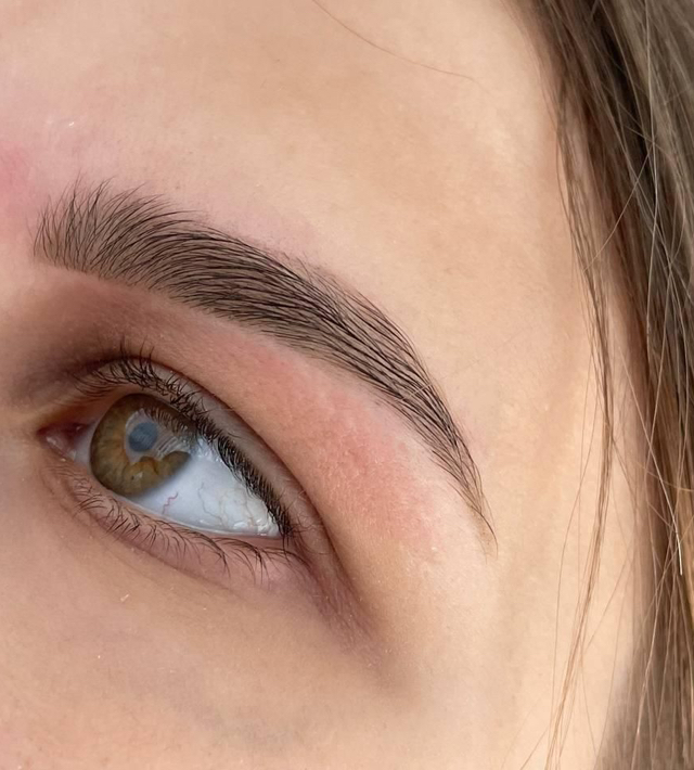 Архитектура бровей (коррекция и окрашивание)