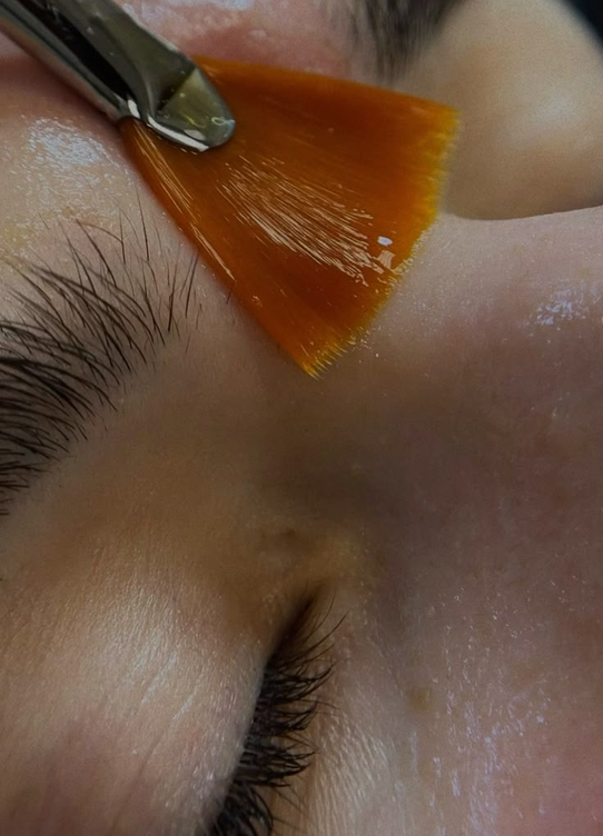 Еженедельный уход  демакияж + тонизация + ультразвуковая чистка+альгинатная маска по типу кожи + завершающий крем