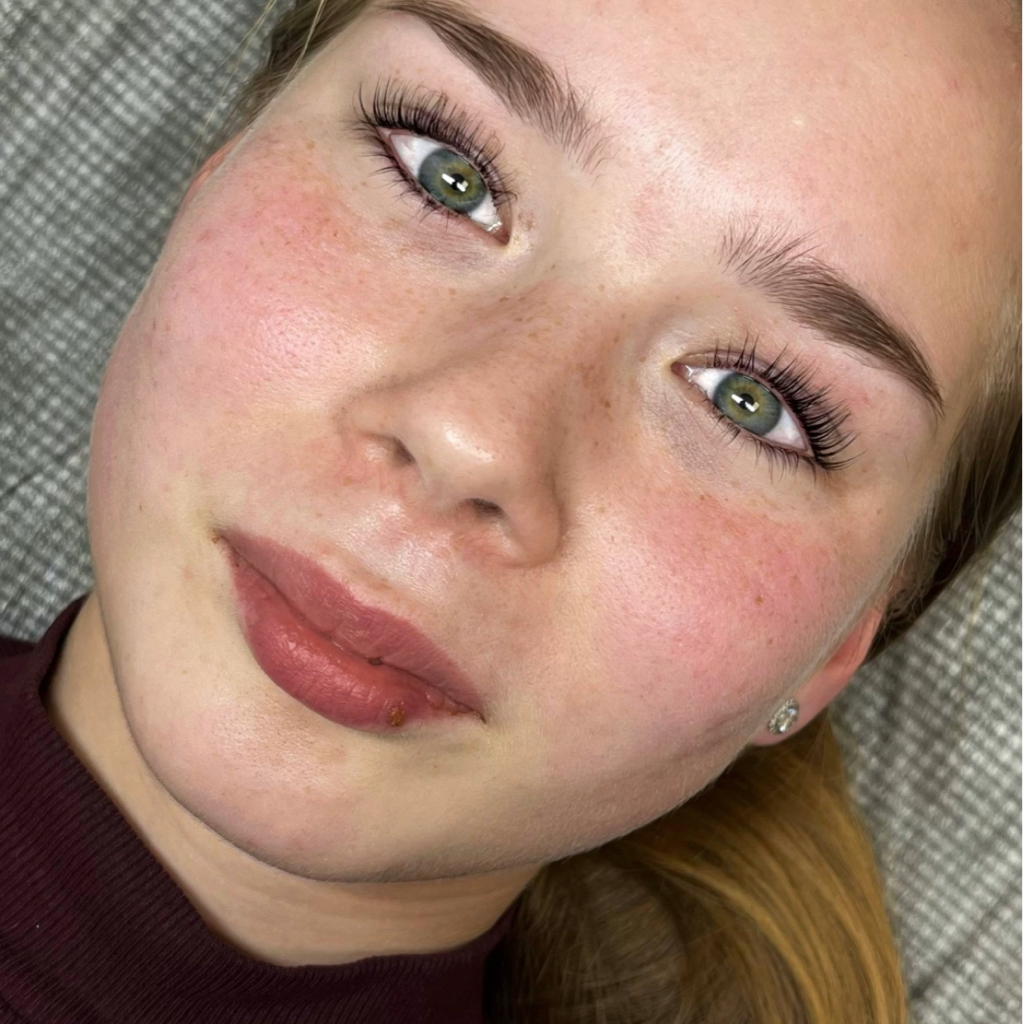 Ламинирование нижних и верхних ресниц