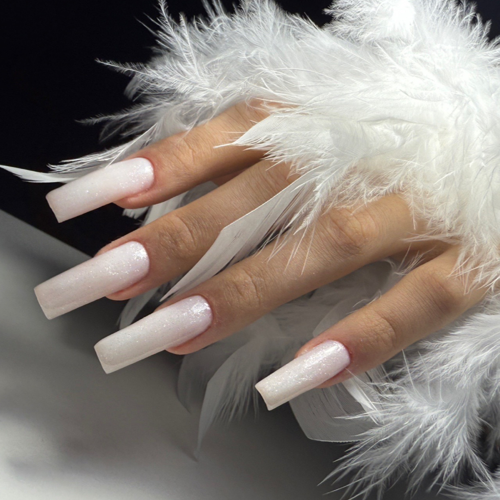 Наращивание ногтей на верхние формы