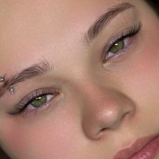 Наращивание ресниц «классика»