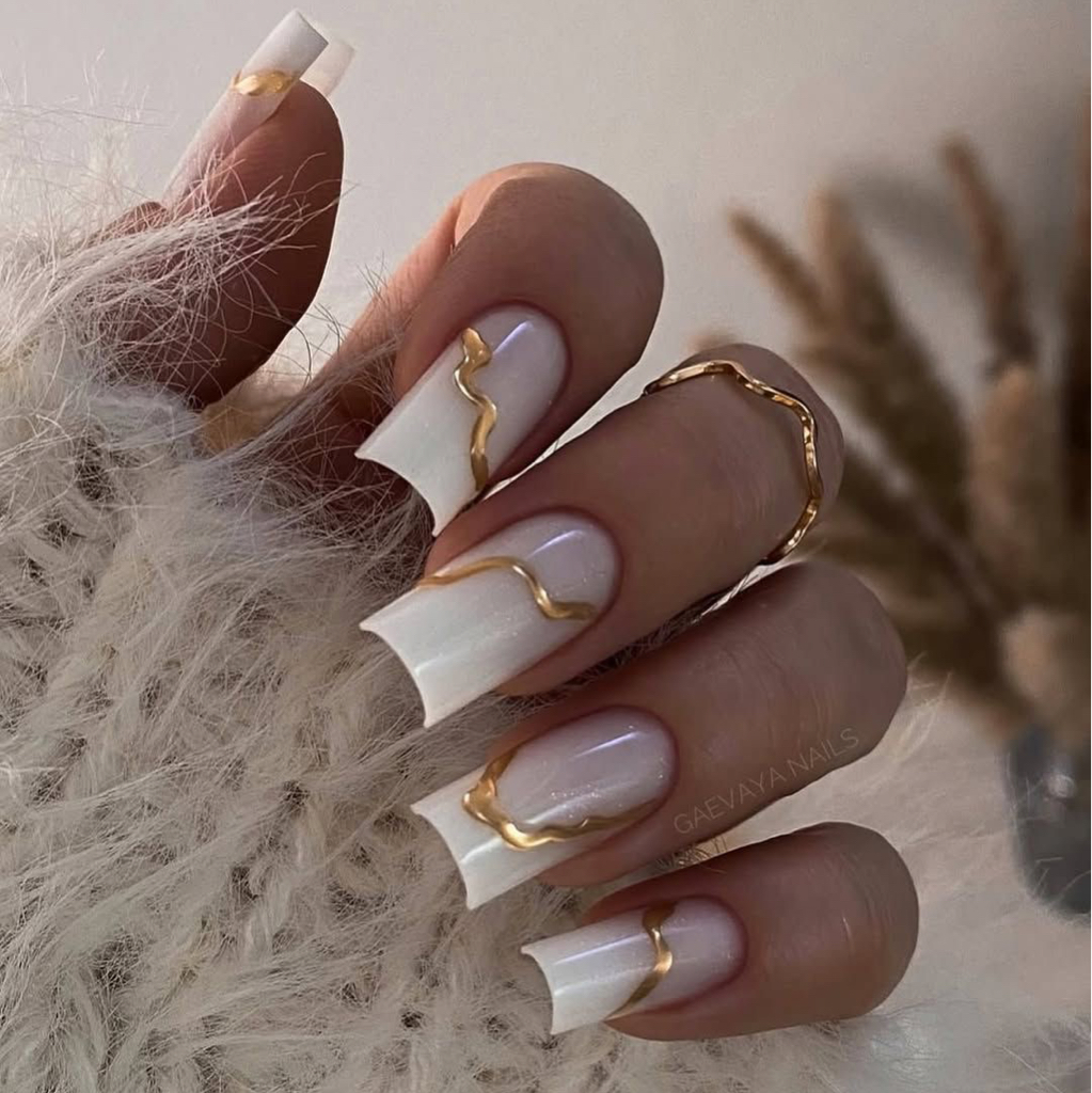 Маникюр, восстановление формы ногтей, покрытие с дизайном