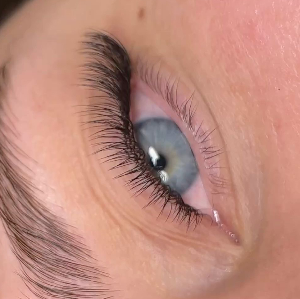 Наращивание ресниц 1.5D