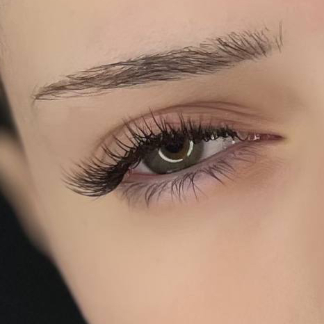 Наращивание ресниц  классическое