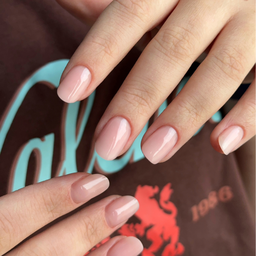 Маникюр с укреплением гелем