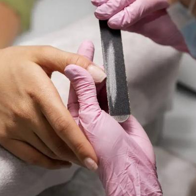 Подстричь ногти и опил (руки)