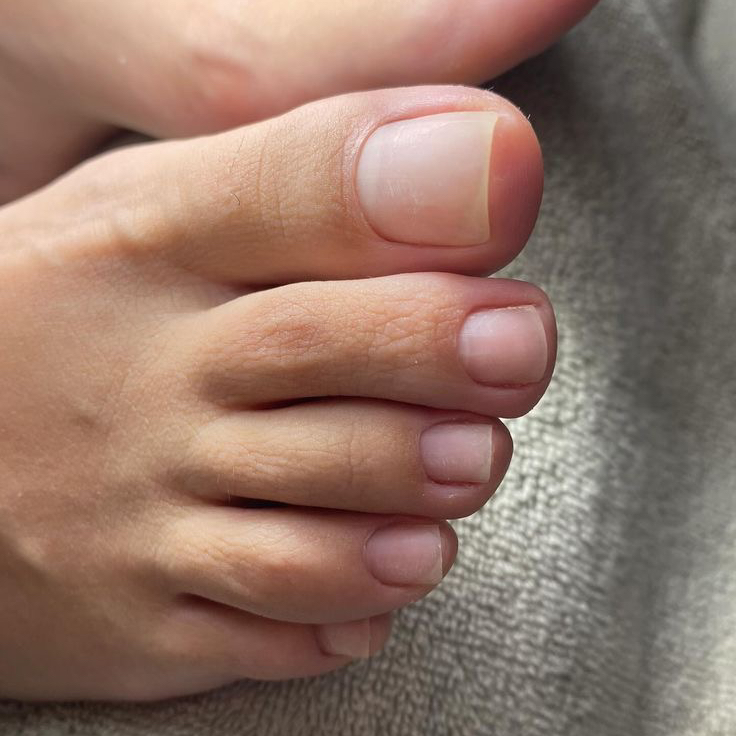 Акция КОМПЛЕКС Маникюр + покрытие гель - лак + педикюр полный + парафинотерапия ног