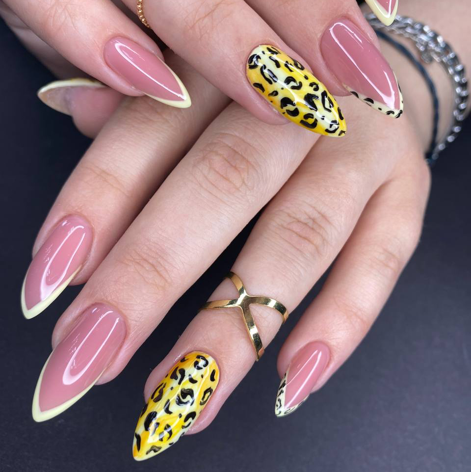 Наращивание ногтей