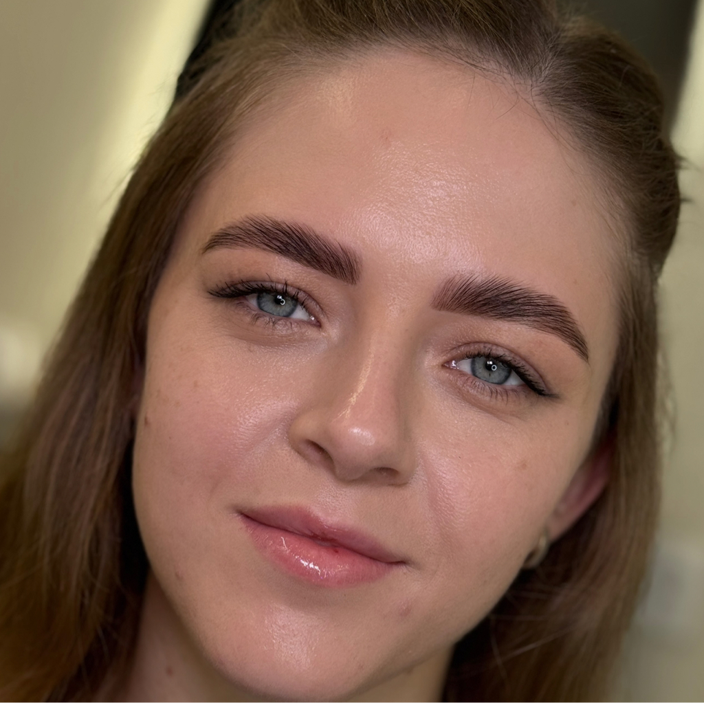 Окрашивание бровей