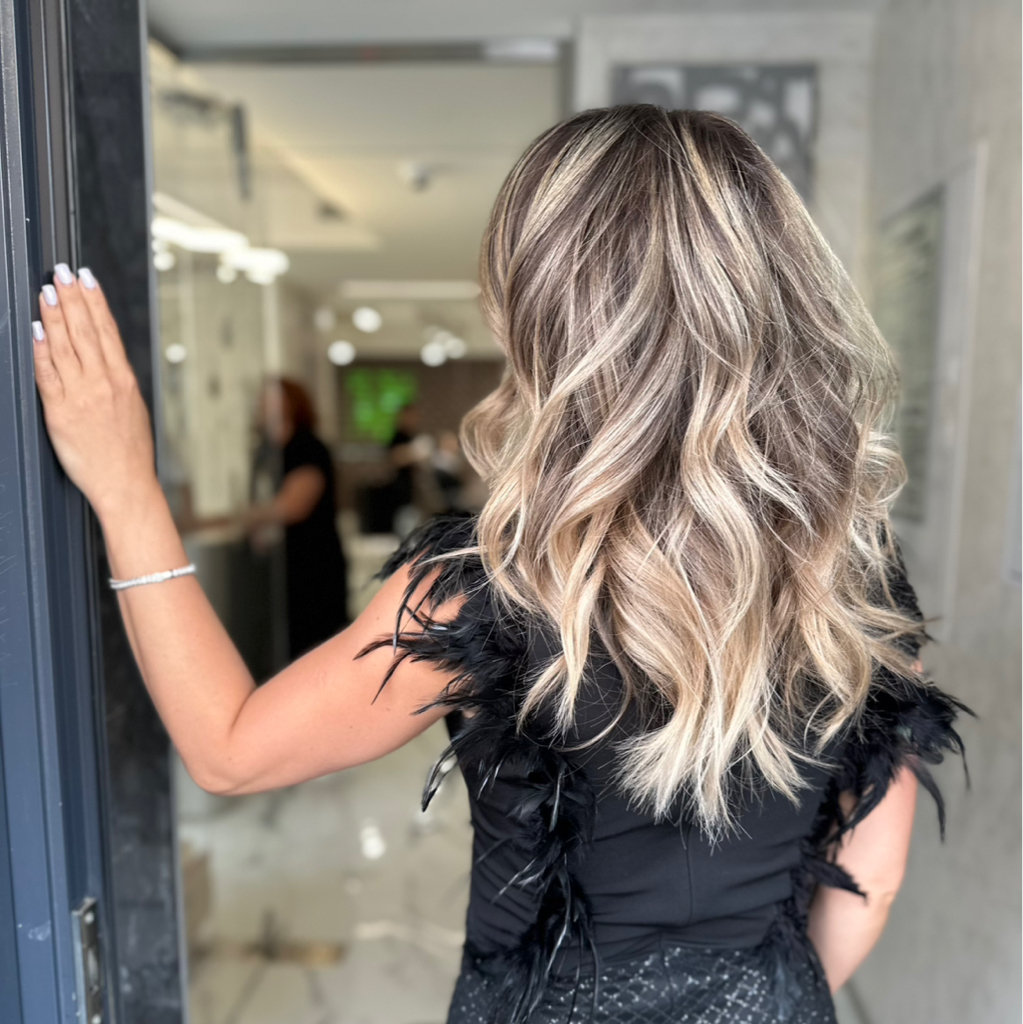 Сложное окрашивание на средние волосы ( мелирование, аиртач, шатуш)