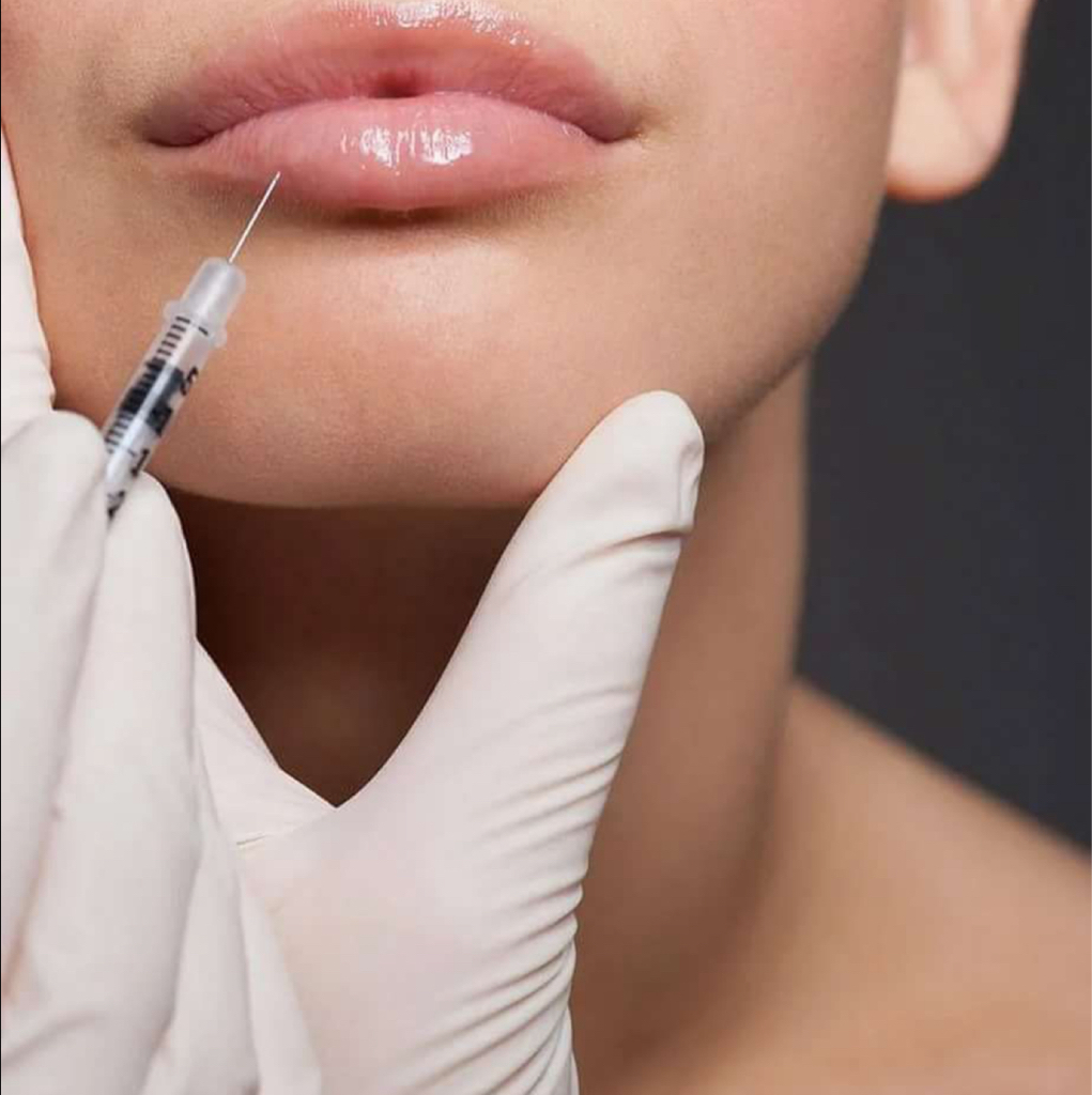 Контурная пластика губ