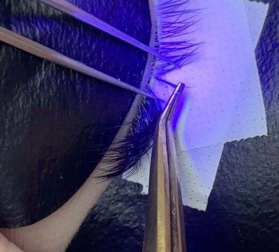 LED наращивание ресниц  Классика