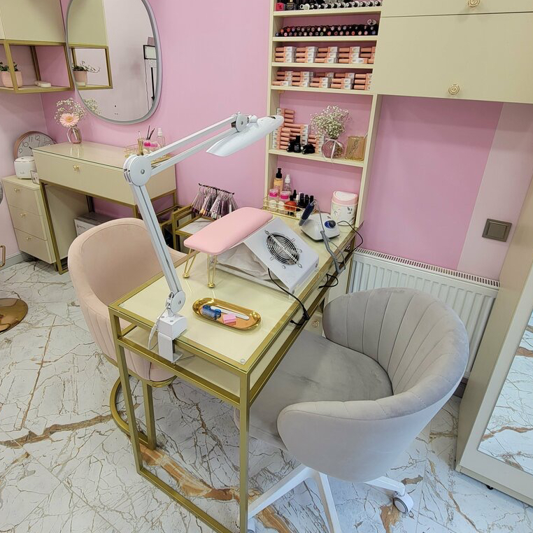 Аренда маникюрного стола