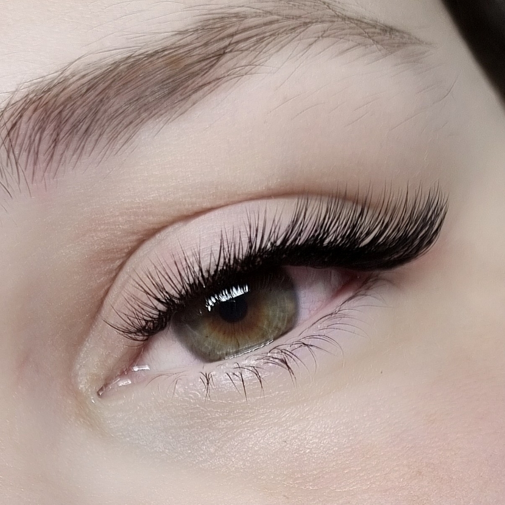 Наращивание Ресниц (классика)