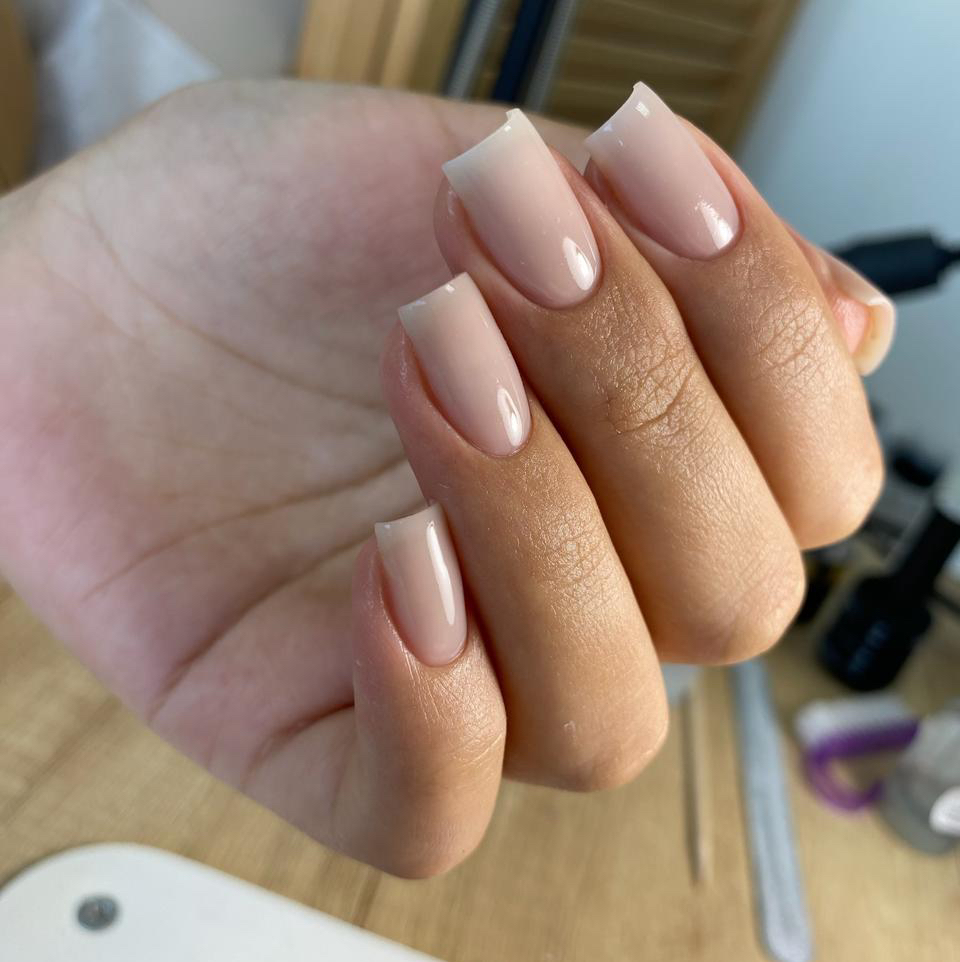 Маникюр с покрытием