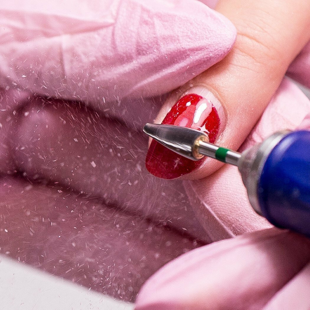 Снятие покрытия/наращивания + маникюр