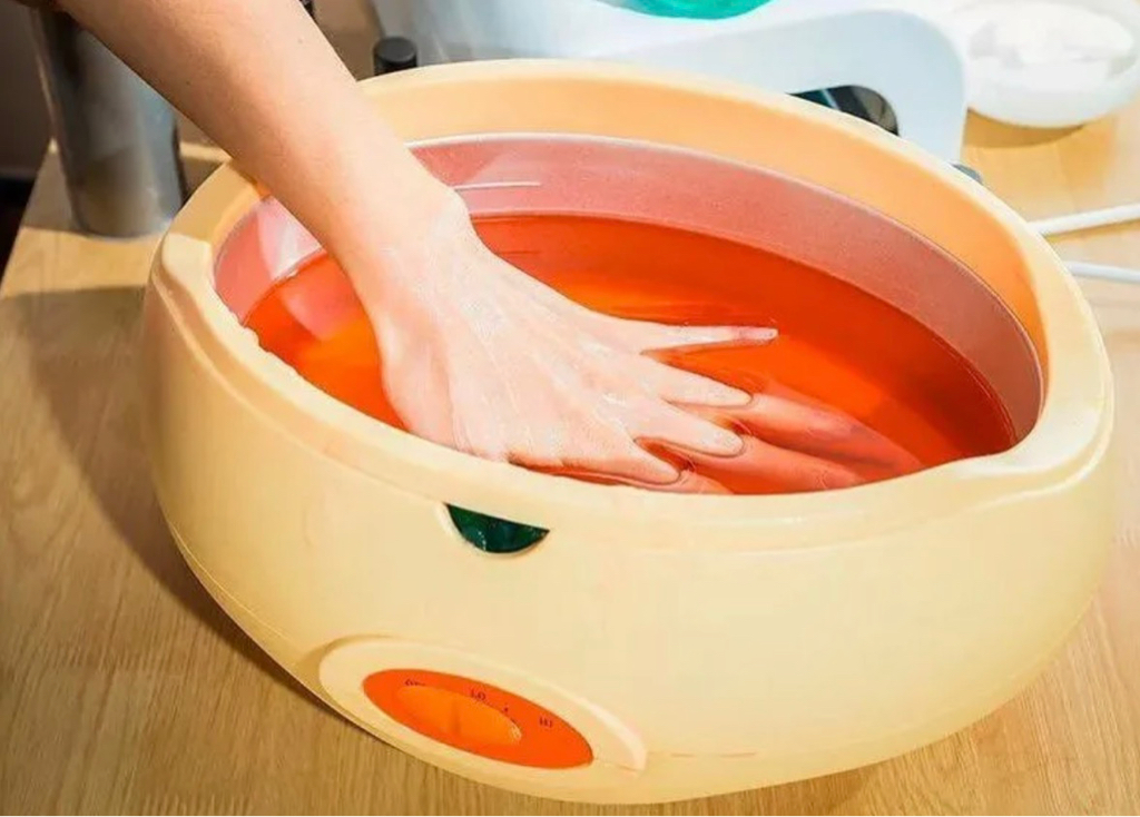 Комплексный уход (маникюр +парафин)