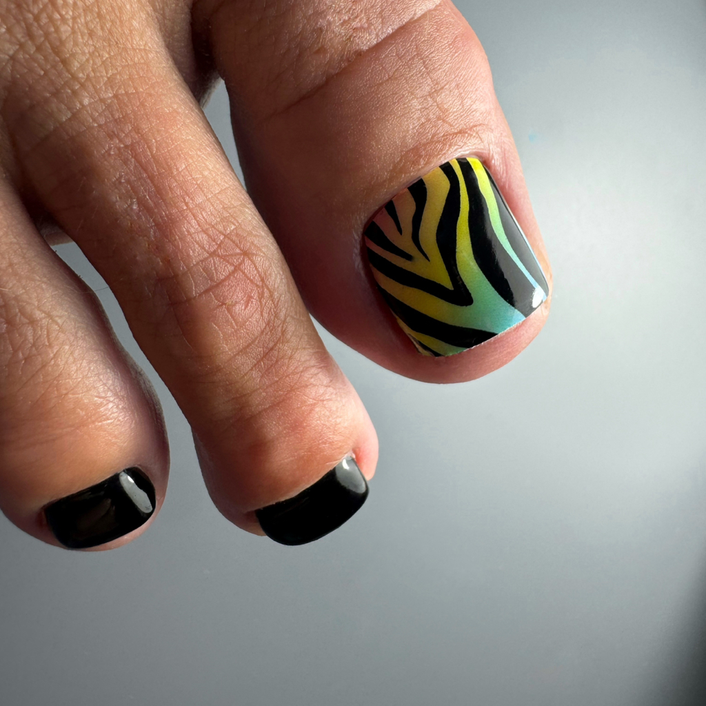 ПЛЁНОЧНЫЙ ПЕДИКЮР (Обработка пальчиков и стоп + покрытие плёнками )