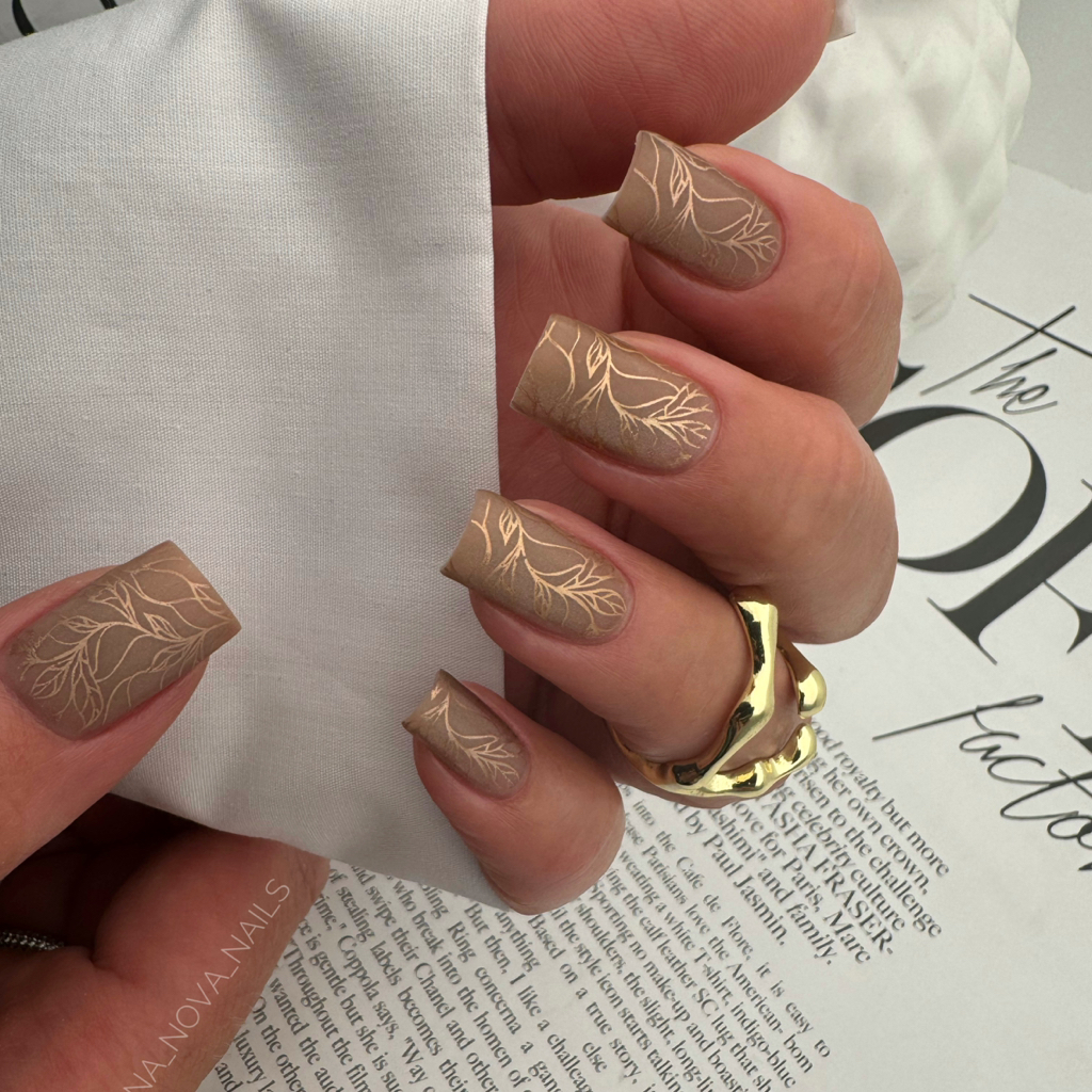 Маникюр + ПОКРЫТИЕ  (без снятия, укрепление входит)