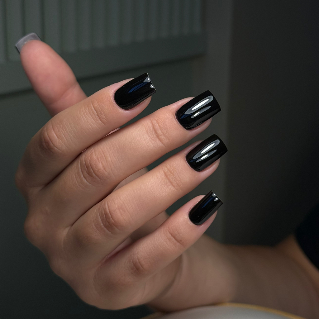 Маникюр с покрытием гель-лак