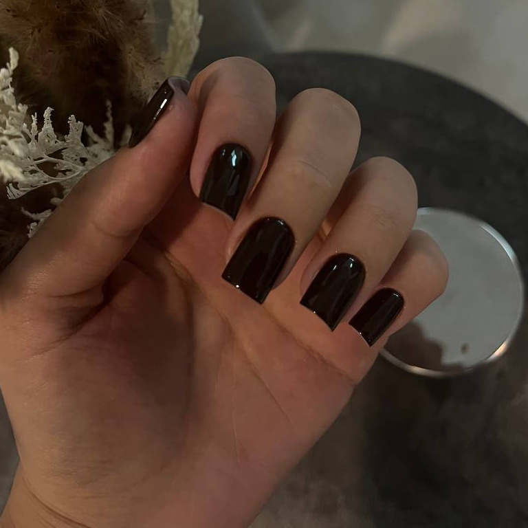 Маникюр с покрытием гель-лак