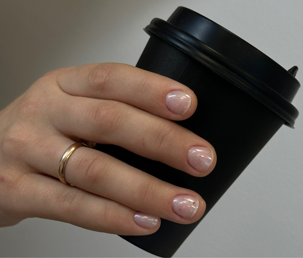 Комплекс 1
снятие + покрытие гелем на свои ногти «под корень» + укрепление + легкий дизайн