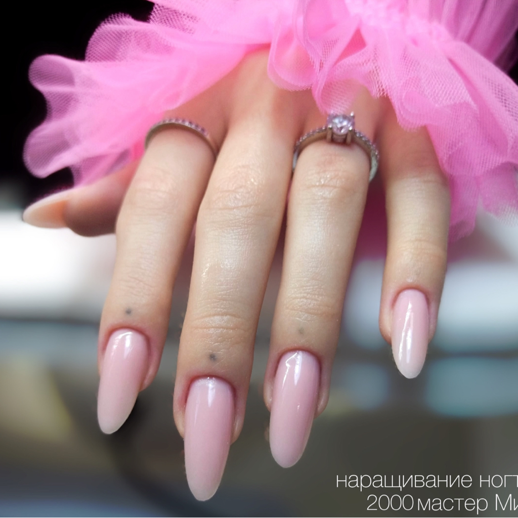 Наращивание ногтей: массаж рук и дизайн в подарок. После 22:00 доплата +300₽