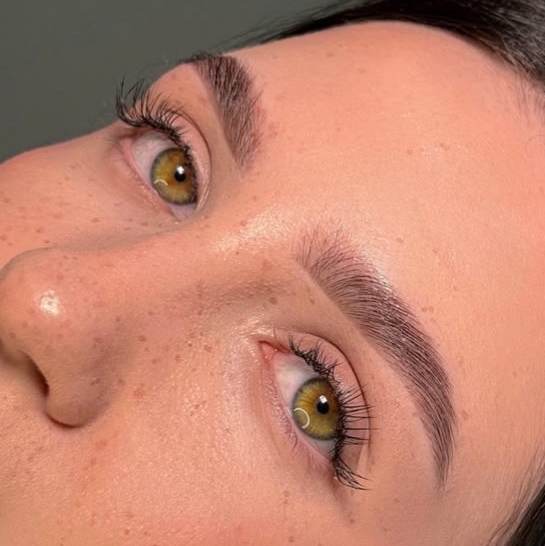 Окрашивание бровей