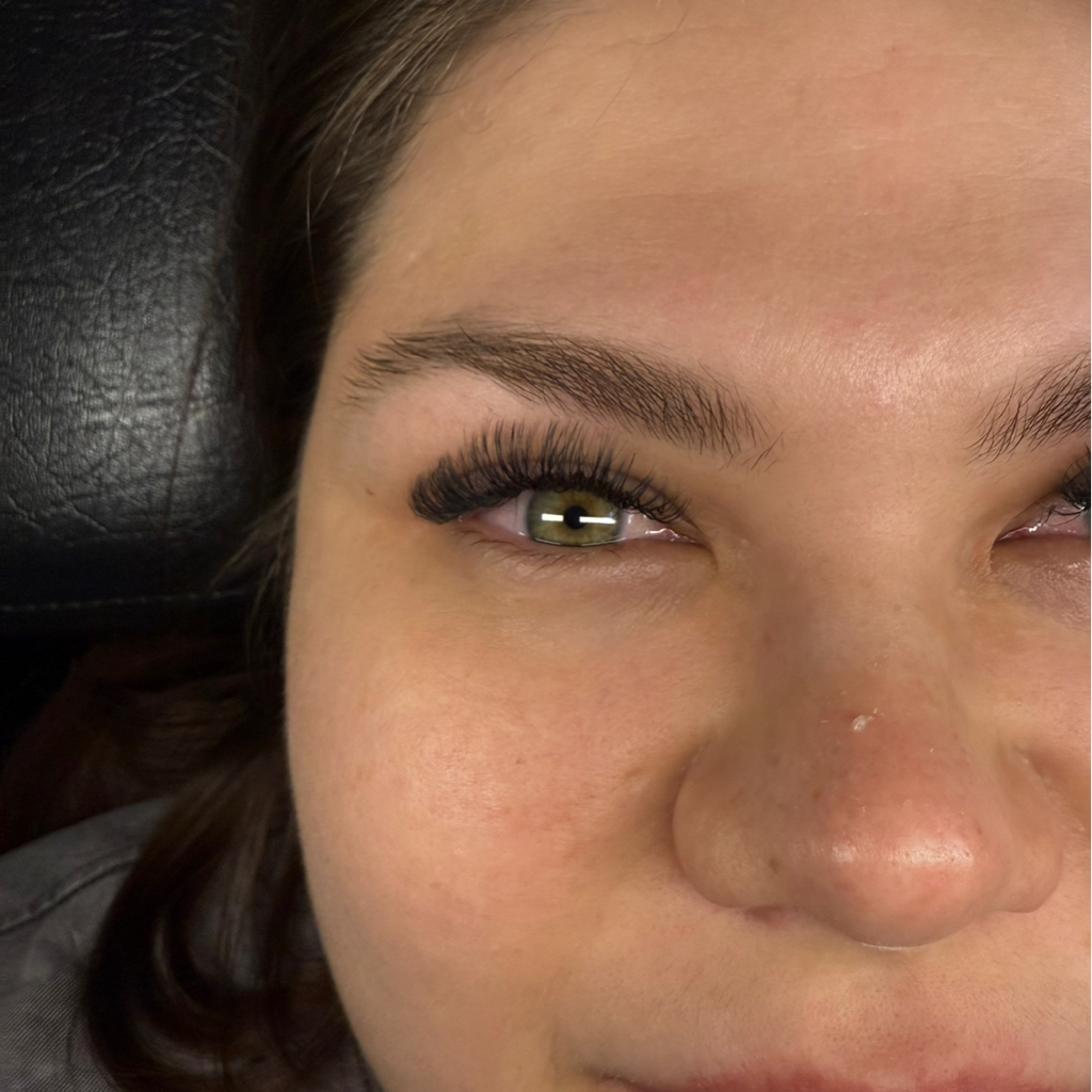 Наращивание ресниц 3Д