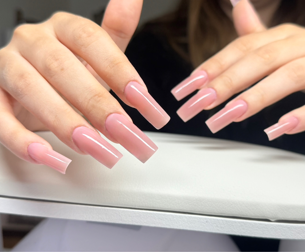 Наращивание ногтей