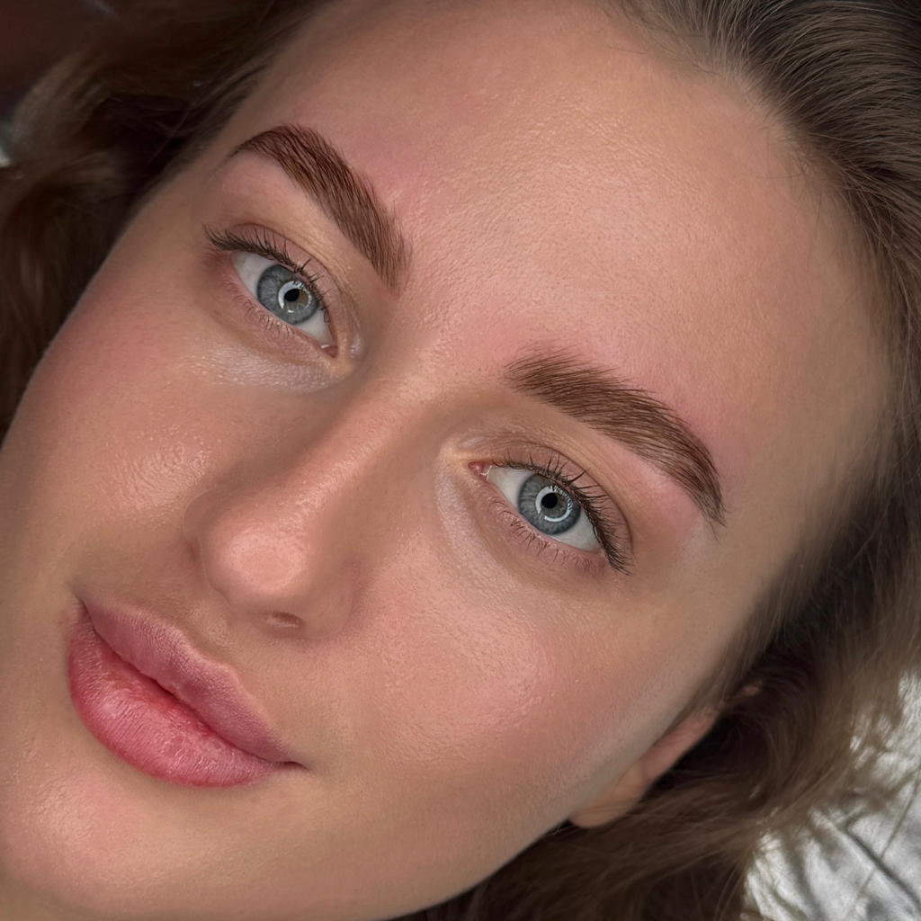 Окрашивание бровей краской