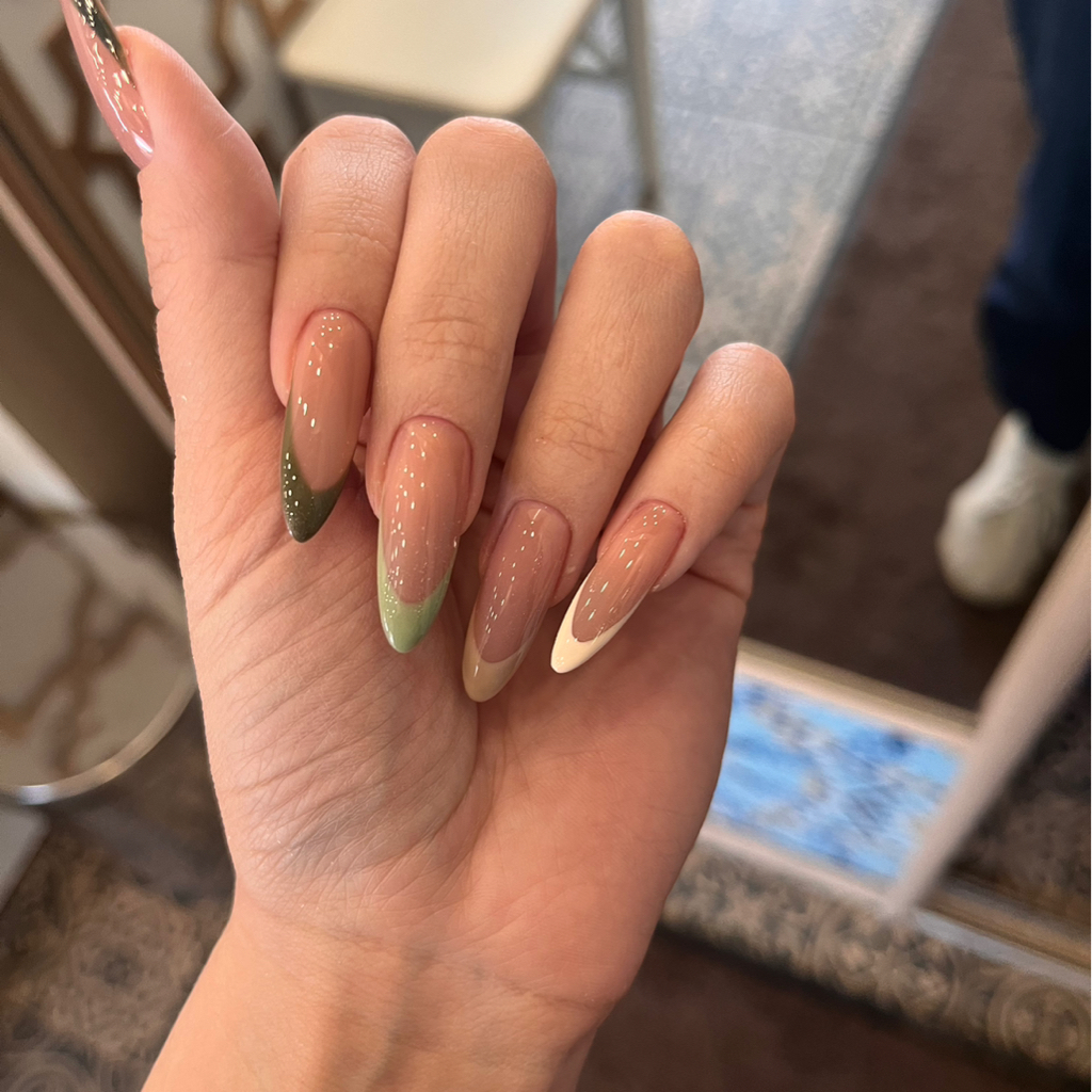 Наращивание ногтей