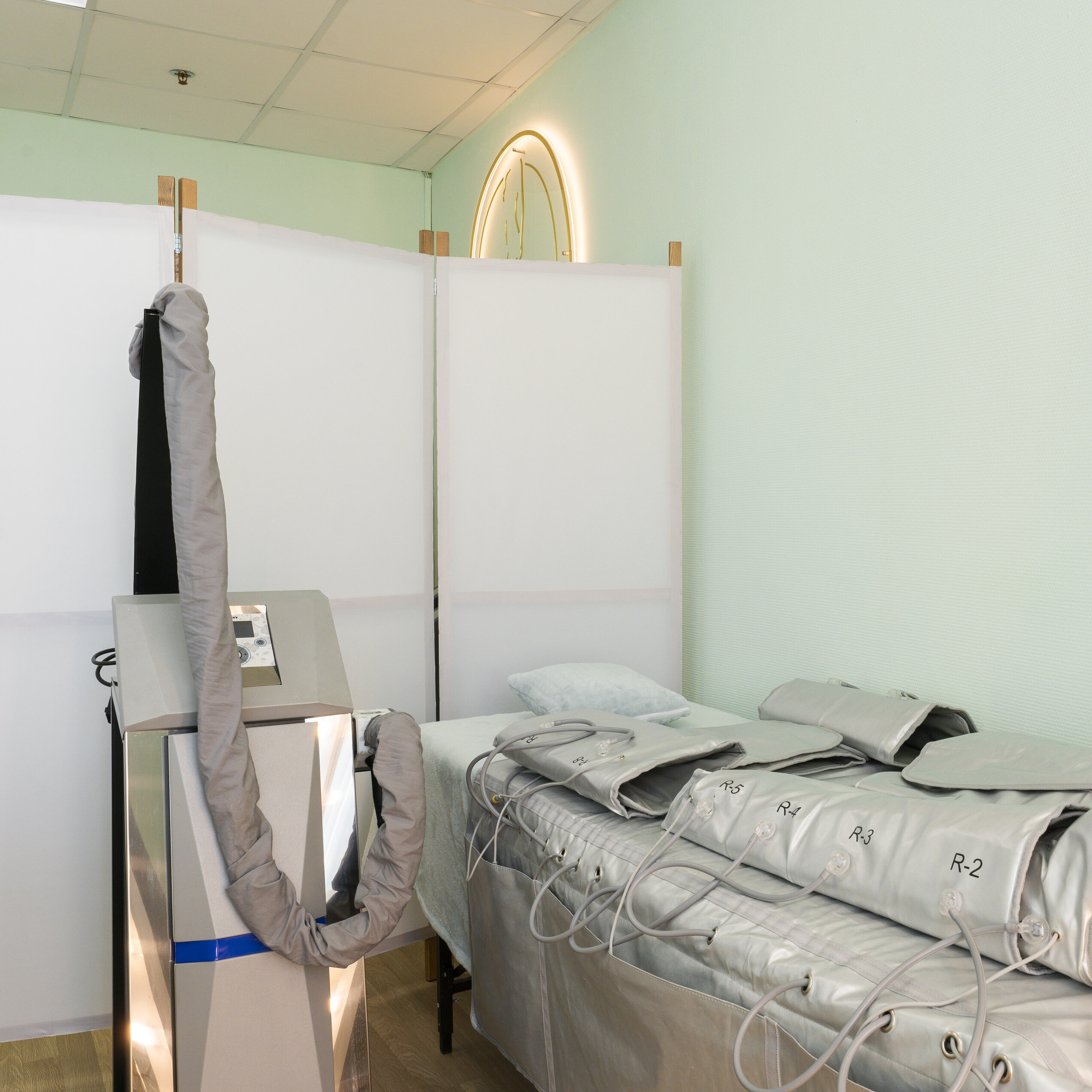 MIX №43: LPG (50 мин) + Прессотерапия (30 мин) + ЭМС (30 мин)