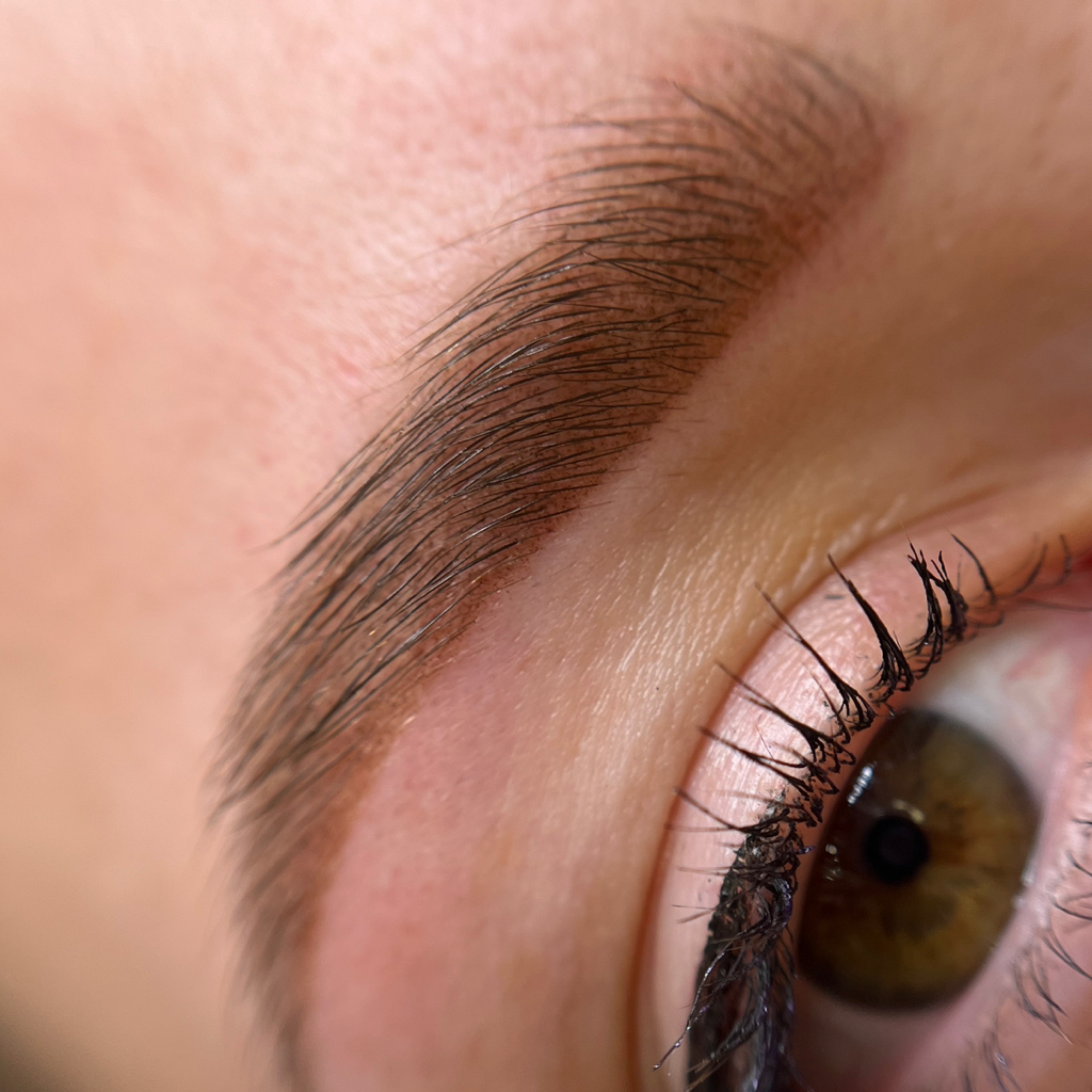 КОРРЕКЦИЯ БРОВЕЙ  (воск+пинцет)