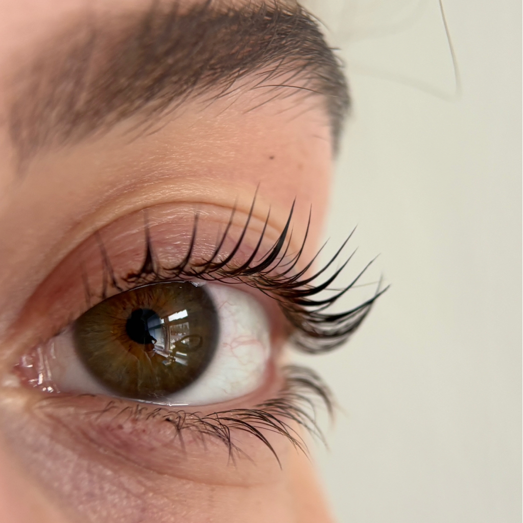 Ламинирование и окрашивание ресниц