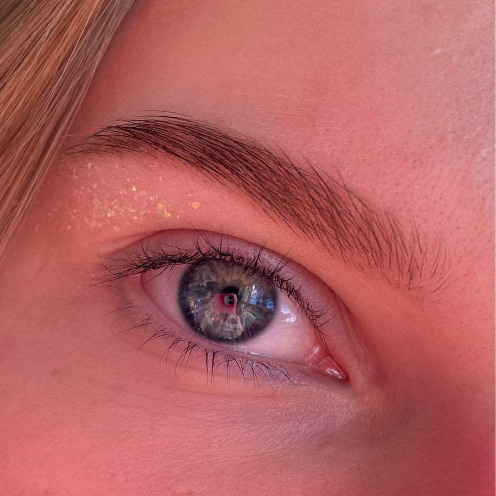 АРХИТЕКТУРА БРОВЕЙ (моделирование бровей, окрашивание хной/краской, коррекция воск/пинцет)  *депиляция верхней губы бесплатно к услуге