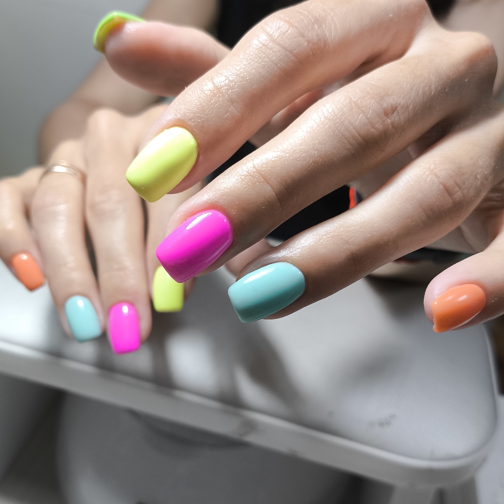 Маникюр с покрытием гель-лак