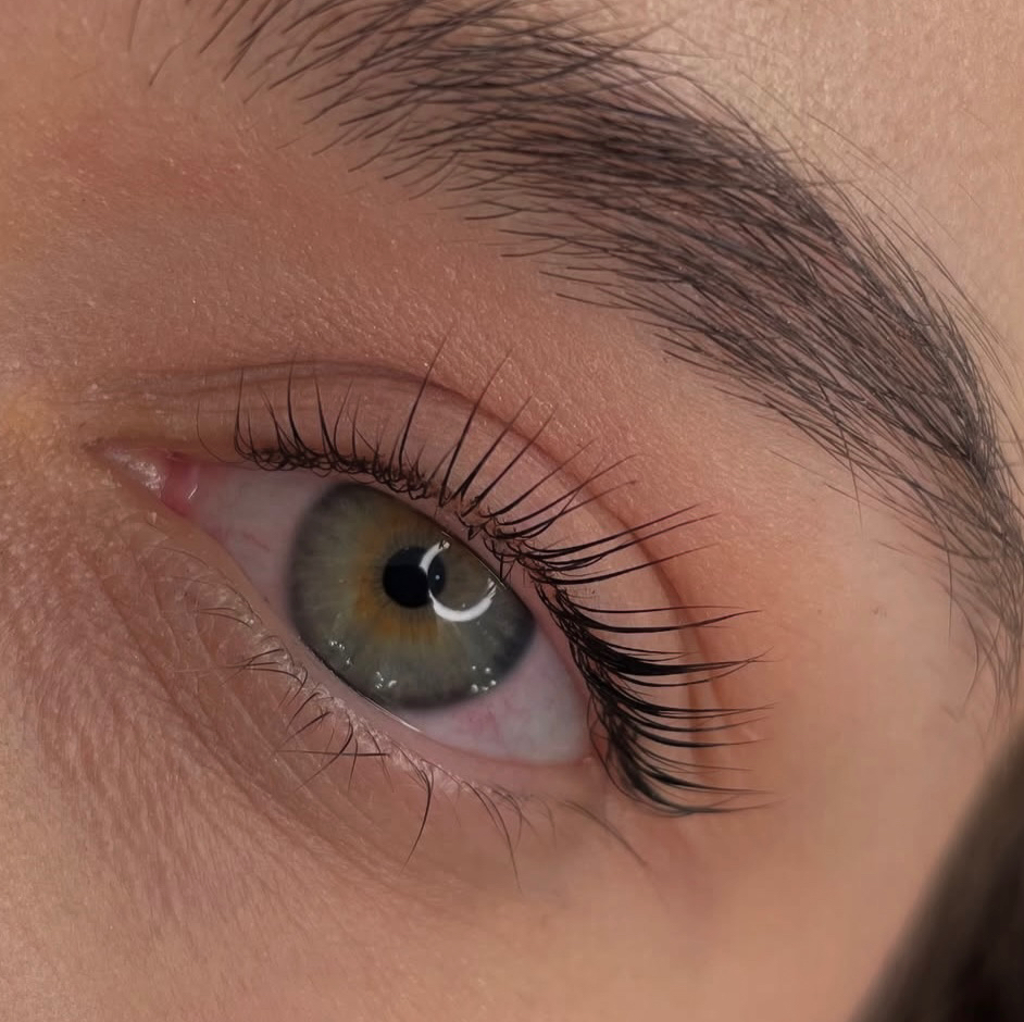 Ламинирование ресниц / окрашивание / ботокс