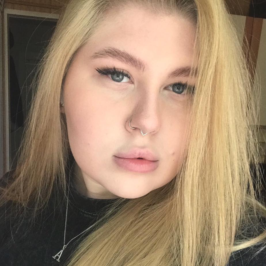 Алина  (пр.Просвещения 99)