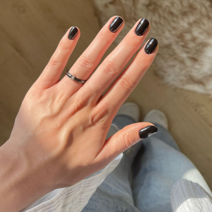 Маникюр с покрытием базой + цвет (без укрепления)