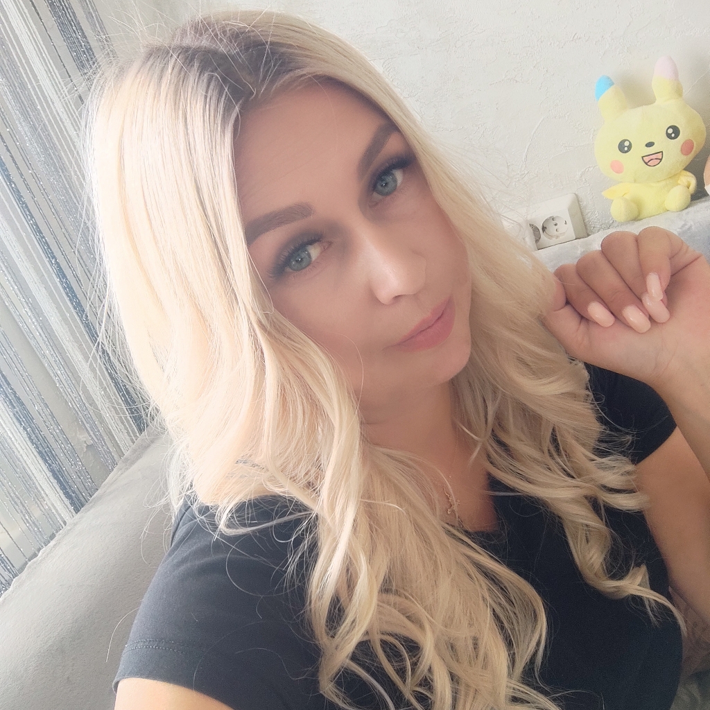 Евгения Белоус